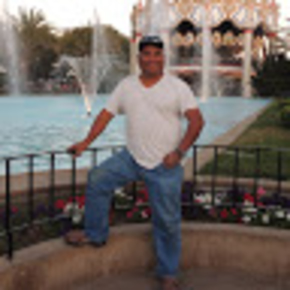 Meet your Posher, Enrique - Picture 1 of 1